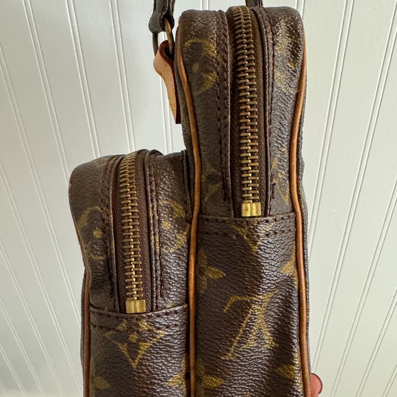 Louis Vuitton Amazon Vintage Monogram Crossbody Bag. P0016 - Picture 4 of 15